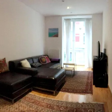 With 2 Bedrooms In *