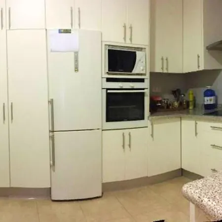 With 2 Bedrooms In Apartamento